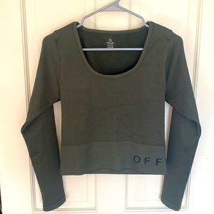 Offline by Aerie, size x-large, green, cropped, long sleeve shirt
